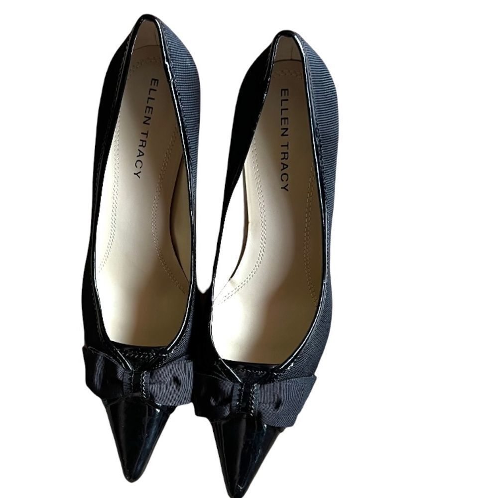 Ellen Tracy black bow pointed heels